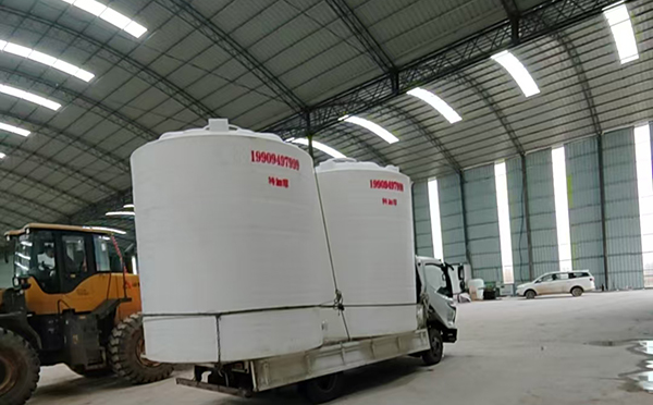 特加厚城关塑料大桶装车运输交付实录 特加厚城关塑料大桶装车运输交付实录